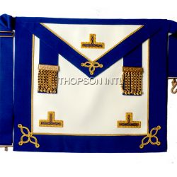 UNdress Craft Provincial Apron